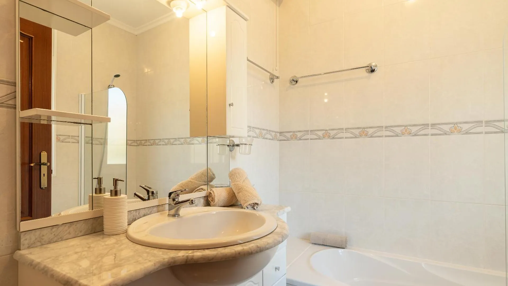 Apartamento Noite'S House - Prazeres Portugal